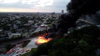 Kimyasal tesiste yangın: Binlerce kişi elektriksiz kaldı