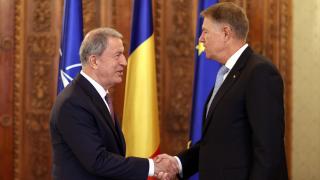 Milli Savunma Bakanı Hulusi Akar Romanya'da