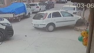 Kaza yaptı; panikle direğe ve başka bir araca daha çarptı