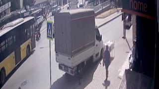 Ümraniye'de İETT otobüsünün çarptığı temizlik işçisi hayatını kaybetti