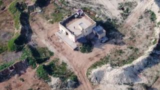 Teröristler kaçacak delik 'açıyor': Münbiç'te terör tünelleri görüntülendi