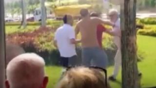 Yol verme tartışmasında otobüs şoförü sopayla saldırdı