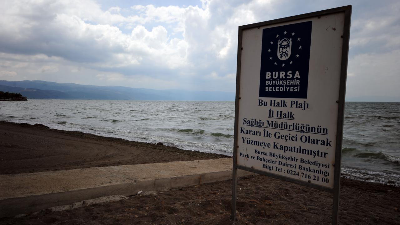 "Numunelerin analiz sonuçları çıkana dek yüzmek yasak"