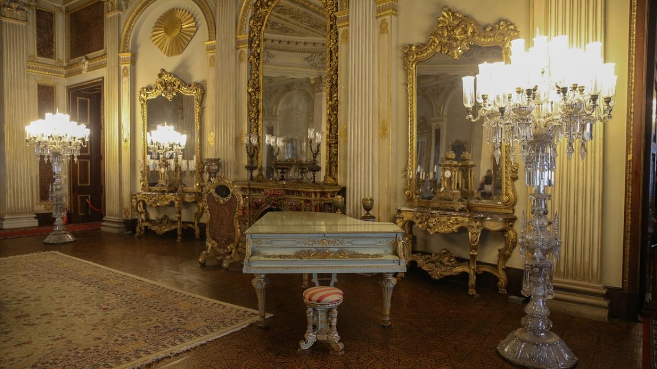 "Atatürk`ün ölümünden sonra sarayı yüzbinler ziyaret etti"