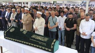 Yazar ve şair Mevlana İdris Zengin, son yolculuğuna uğurlandı