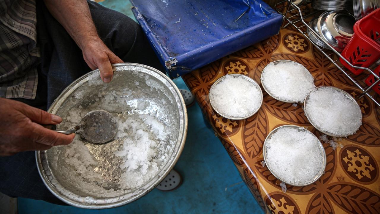 "Sabah ezan okununca namazımızı eda ettikten sonra yola düşeriz"