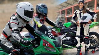 “Yüzümde rüzgar, önümde viraj”