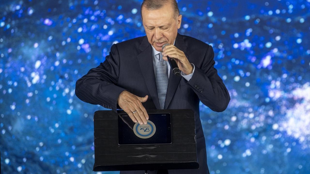 "Aynı sene içinde uzaya 2 uydu gönderebilen ender ülkeler arasına girdik"