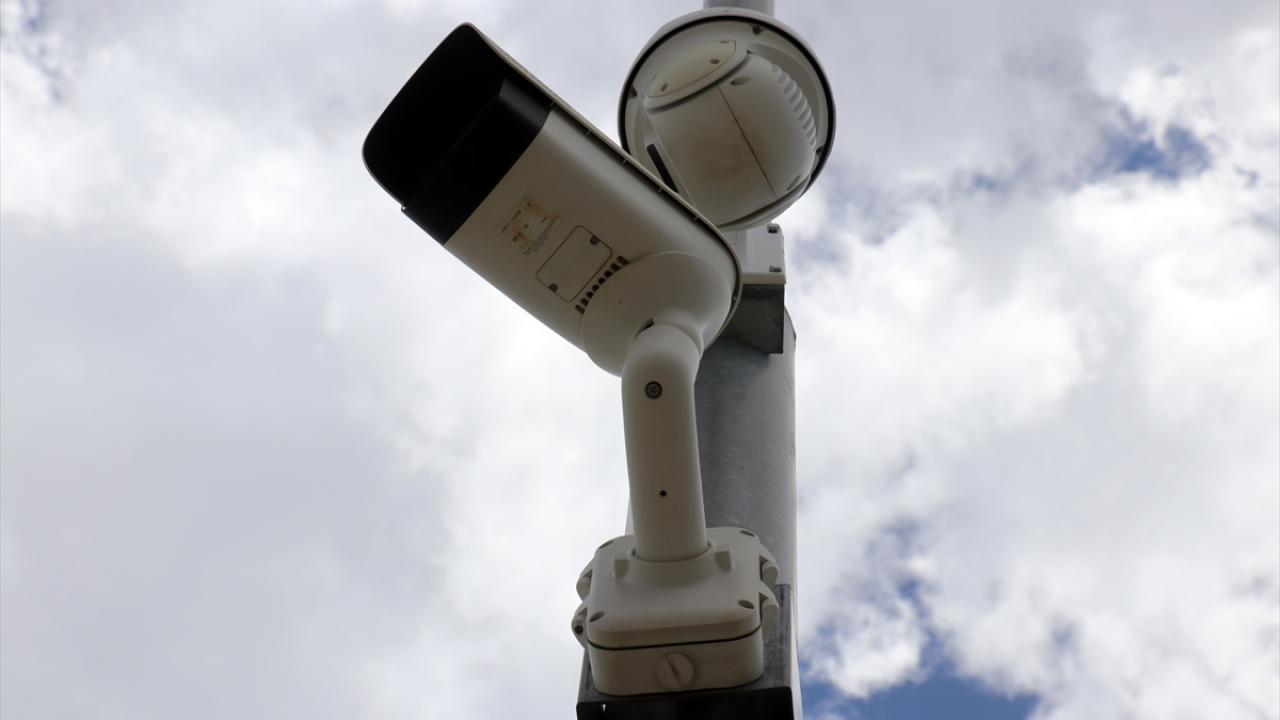 "Kameralar, sismik sensörler, radara benzer sistemler var"