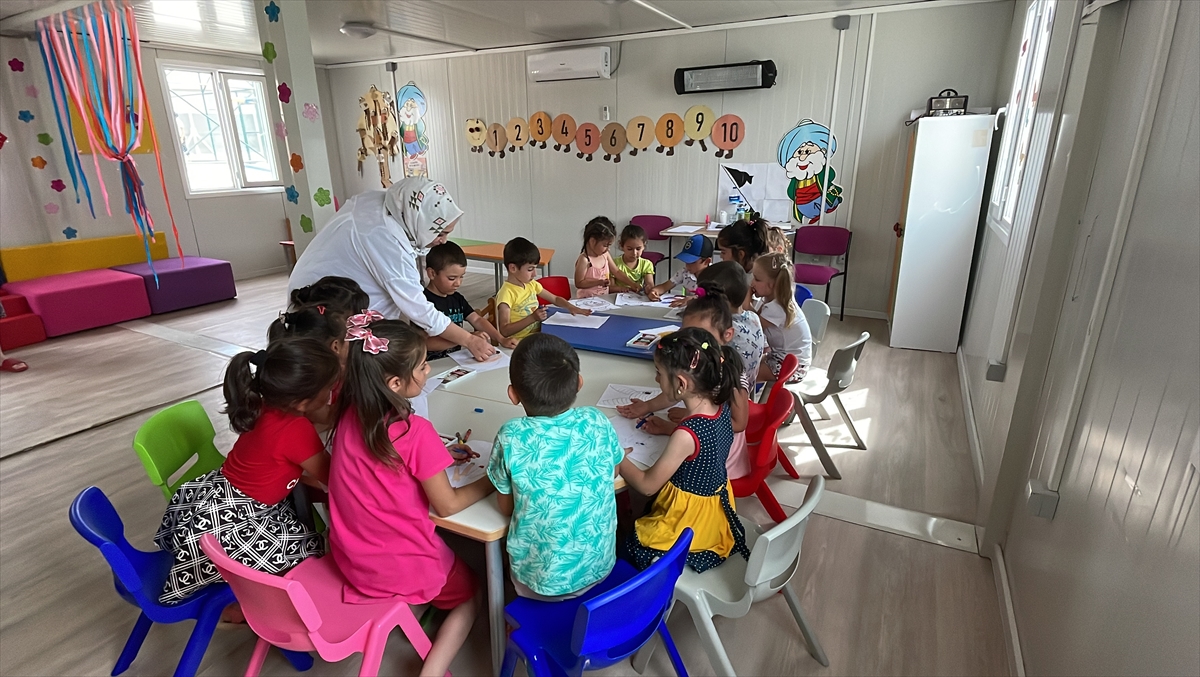 "Eğitimimiz çok iyi. Okuyup polis olmak istiyorum"