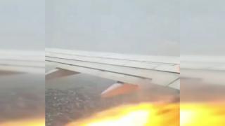 Hindistan’da kanadı alev alan yolcu uçağı acil iniş yaptı