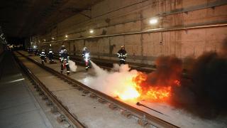 Türkiye'de ilk kez yapılan YHT'de yangın tatbikatı gerçeği aratmadı