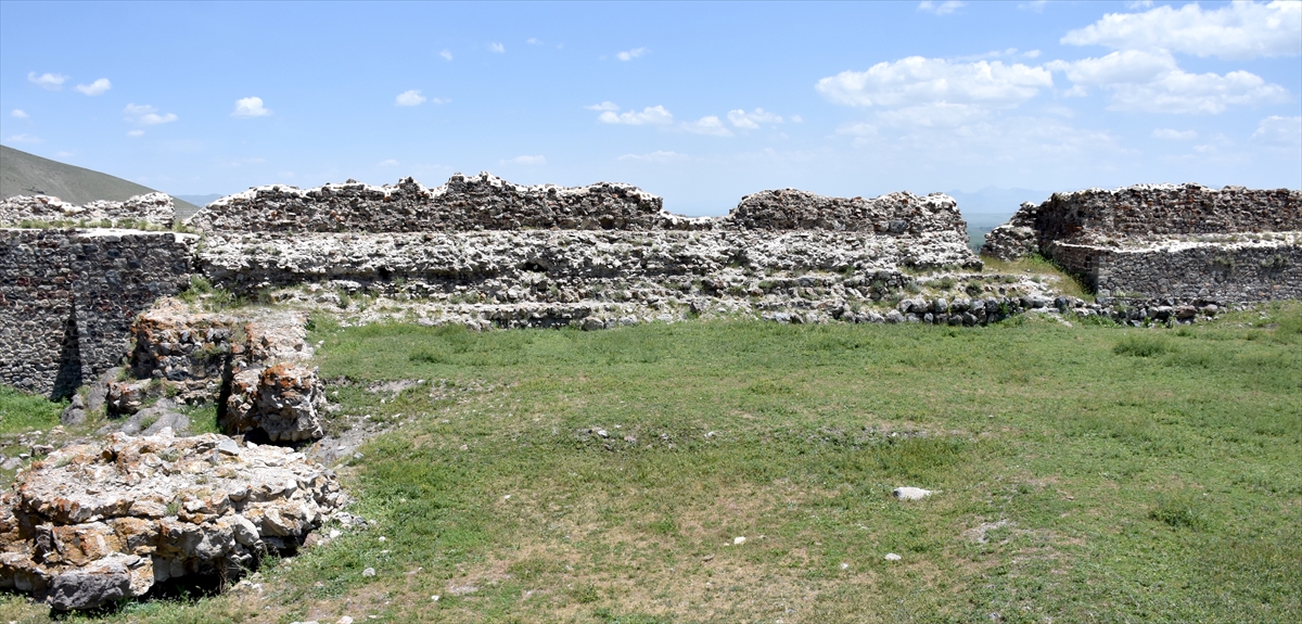 "Kaleler stratejik noktalara inşa edilmiş"