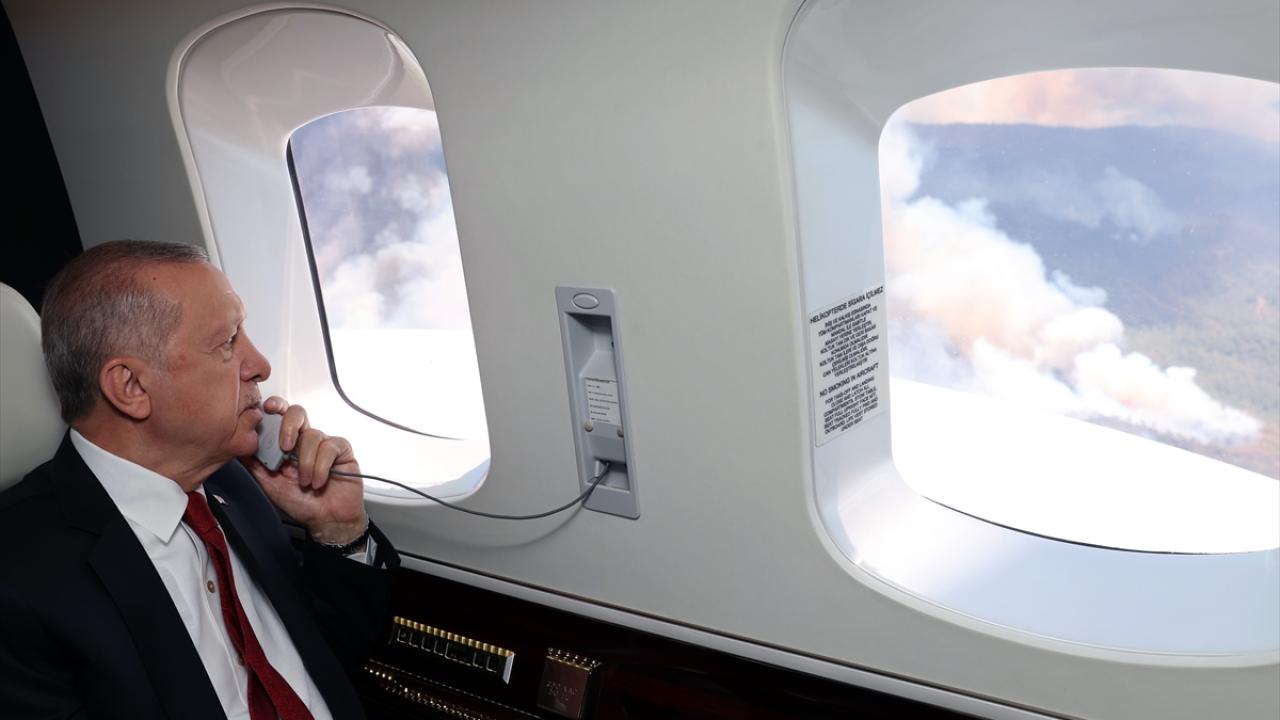 Erdoğan, Marmaris`te yangın bölgesini inceledi 