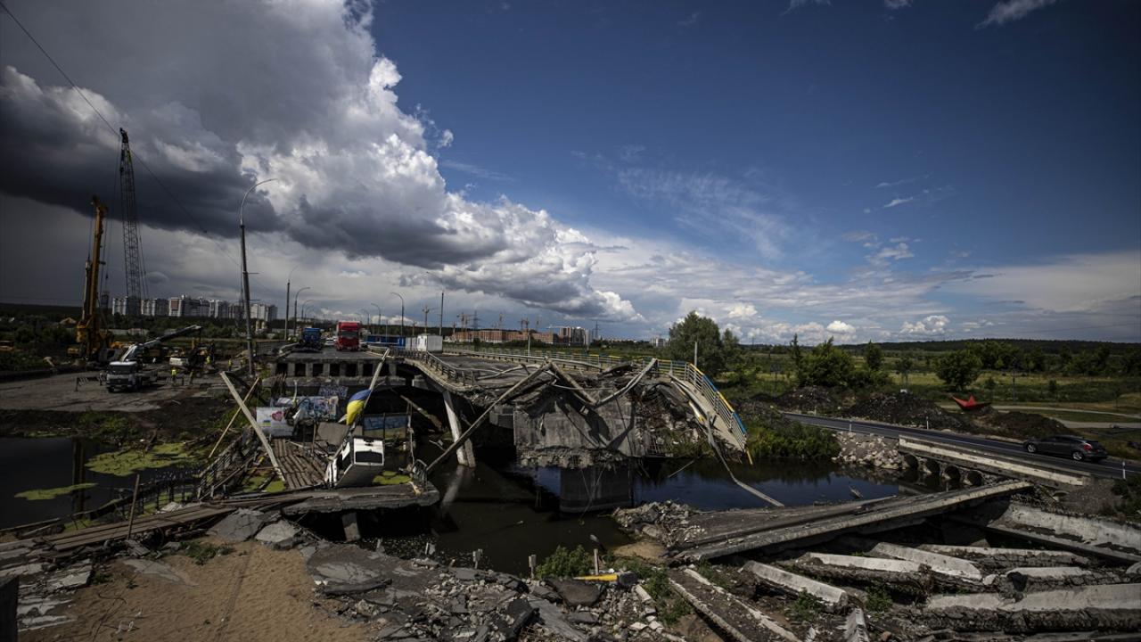 İrpin Köprüsü`nün yanına, Türk şirketi yeni köprü inşa ediyor