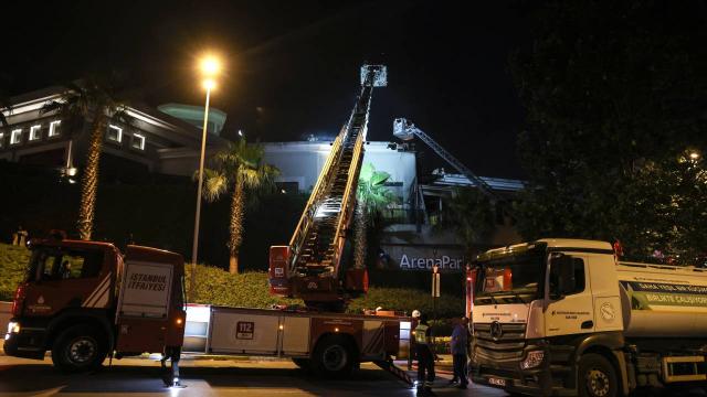 İstanbulda alışveriş merkezinde yangın