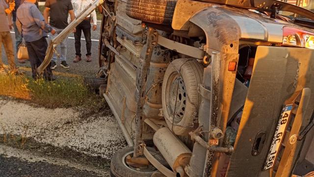 Kastamonuda hafif ticari aracın devrilmesi sonucu 5 kişi yaralandı