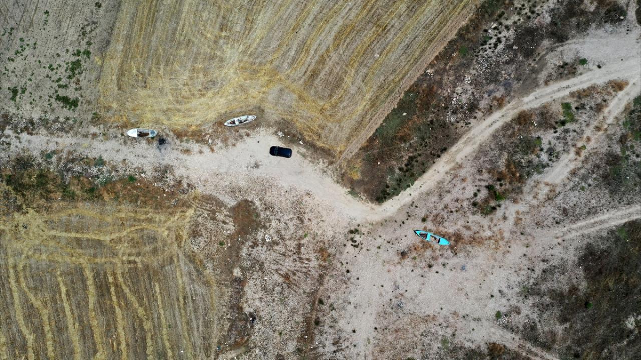 Manisa`da 7 barajın 4`ünde kritik seviyede