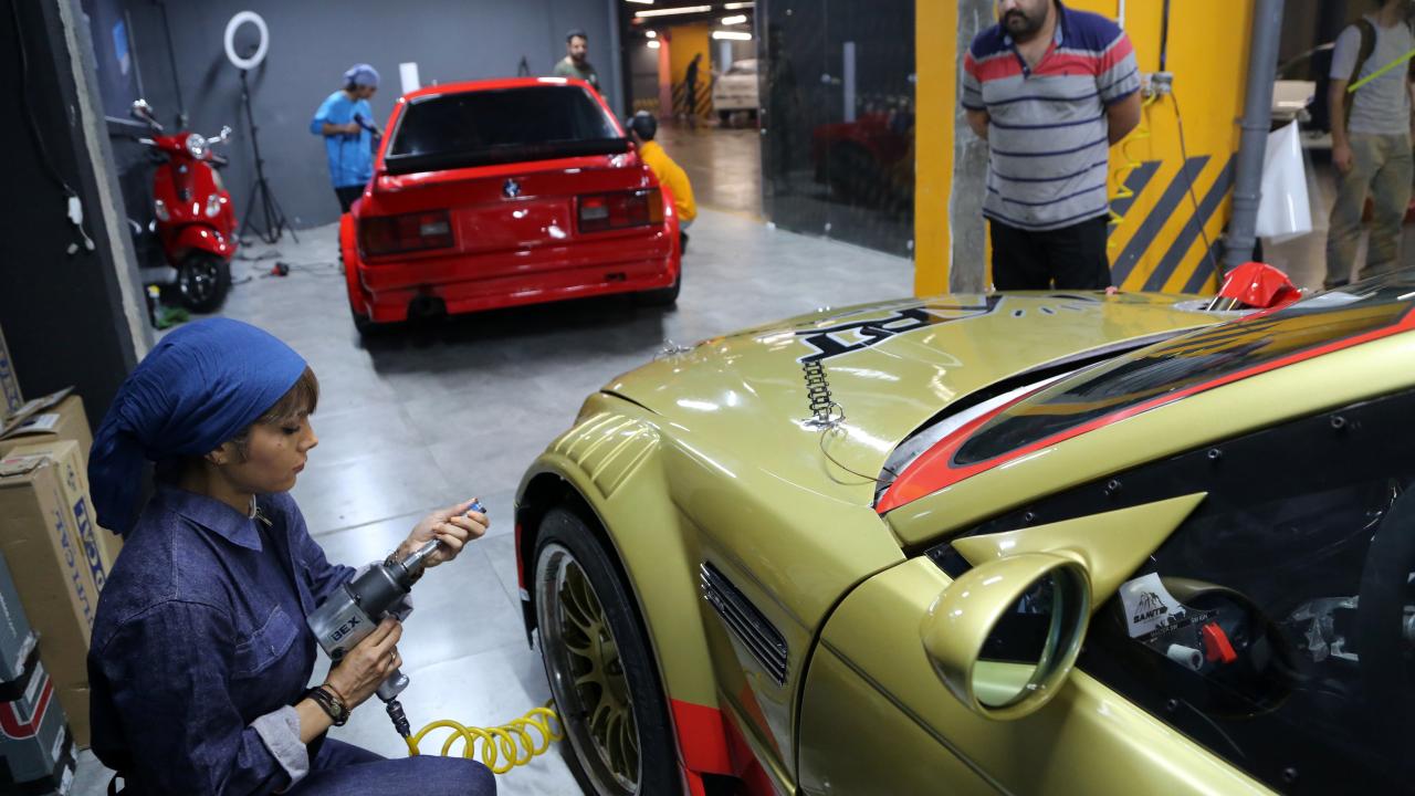 "Erkekler arabalarını kadın ustalara bırakmak istemiyordu"