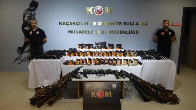 Bursada 245 ruhsatsız silah ele geçirildi