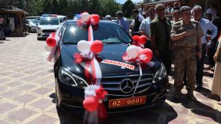 Valinin makam aracı şehit çocuğuna sünnet arabası oldu