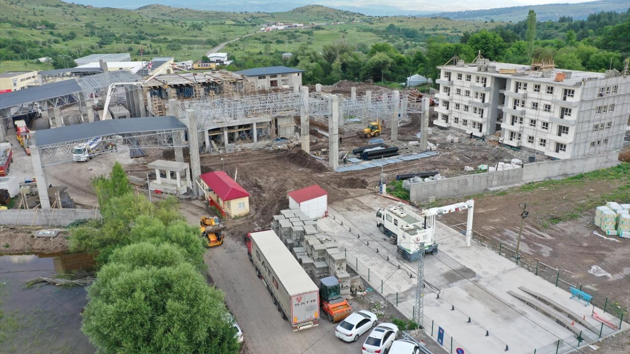 "İnşaatın 6 aylık sürede tamamlanmasını bekliyoruz"