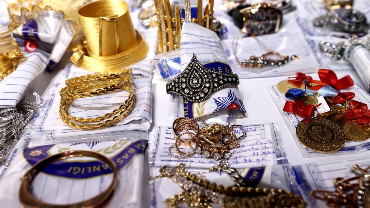 Operasyonda 4 tır malzeme ele geçirildi