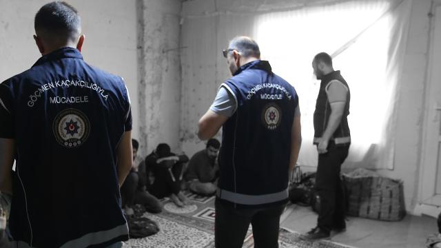 Kırklarelinde 13 düzensiz göçmen yakalandı
