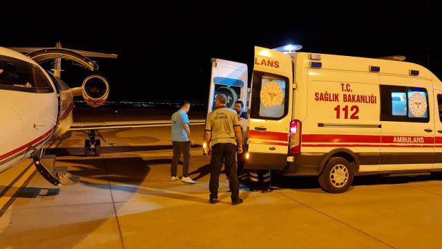 Mardinde tedavi gören hasta çocuk ambulans uçakla İstanbula nakledildi