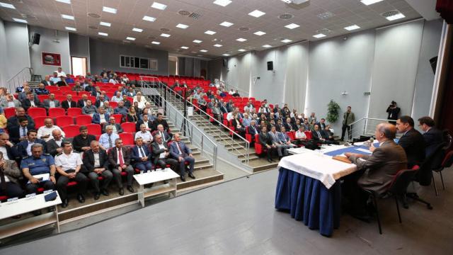 Amasya Valisi Masatlı, Merzifonda muhtarlarla bir araya geldi