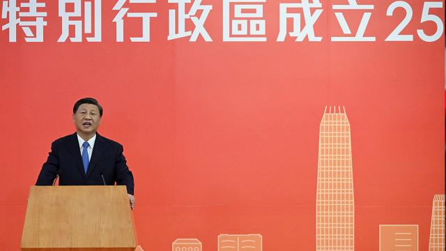 Devlet Başkanı Şi, Çine devrinin 25. yılında Hong Kongu ziyaret etti