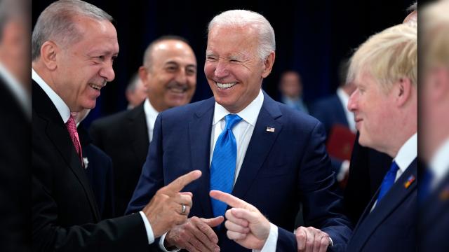 NATO Zirvesinden geriye bu kareler kaldı: Çok güzel