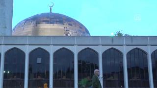 İngiltere'de camilerin yüzde 35'i yılda en az bir kez saldırıya uğradı