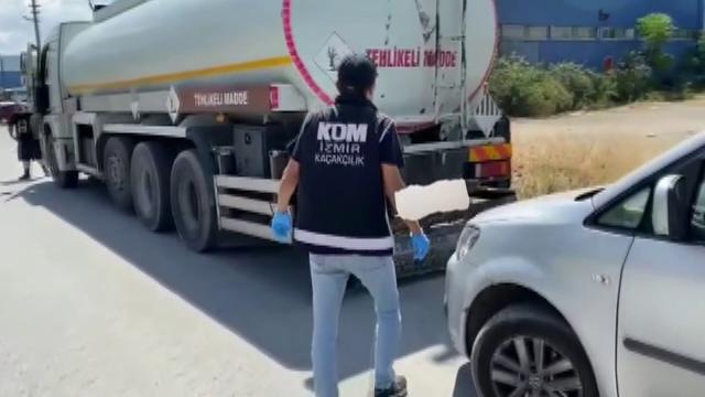 İzmirde bir tankerden 23,4 ton kaçak akaryakıt çıktı
