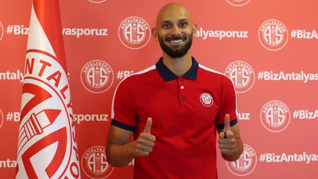 Antalyaspor, Ömer Toprakı kadrosuna kattı