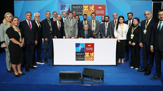 Erdoğan: NATO Zirvesi Türkiye için diplomatik zafer olmuştur