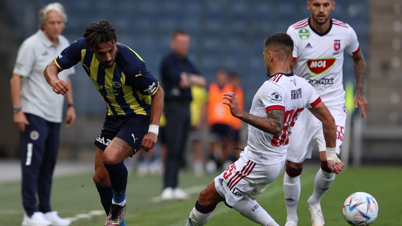 Emre 9 dakika sahada kalabildi