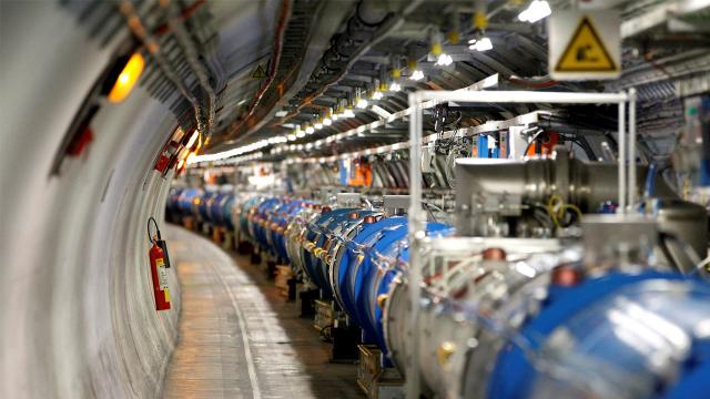 CERNdeki Büyük Hadron Çarpıştırıcısı ile yeni parçacıklar keşfedildi