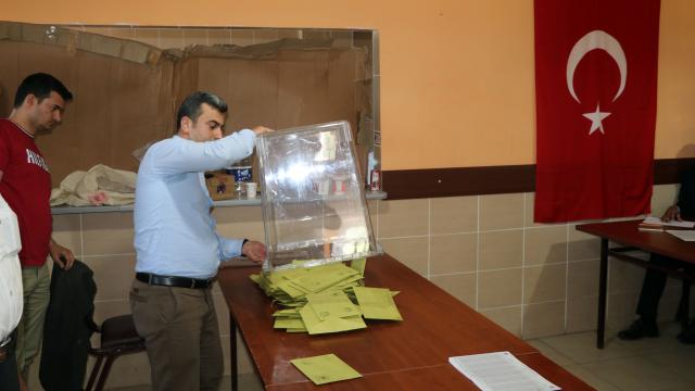 8 yıl aradan sonra belde olan Dodurgada seçimi AK Parti kazandı