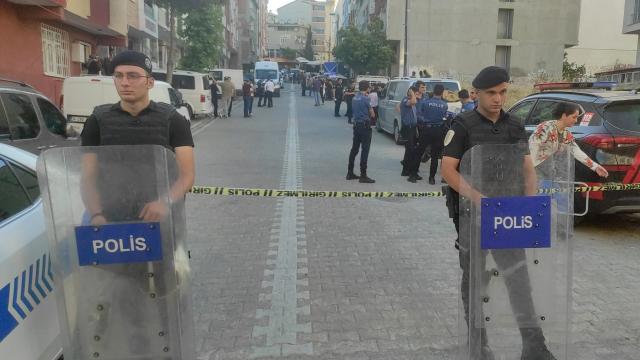Esenyurtta bir kişi, annesi ile iki kardeşini öldürdü