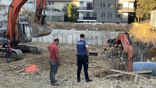 Şişlide inşaatta göçük altında kalan 2 işçi kurtarıldı