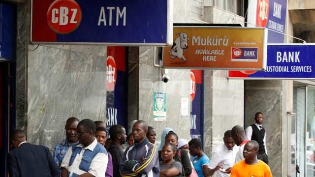 Zimbabve piyasaya "altın para" sürmeye hazırlanıyor