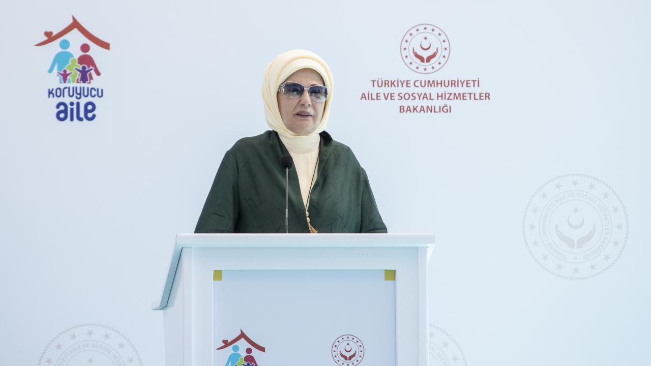 Emine Erdoğan Koruyucu Aile Günü Şenliği'ne katıldı