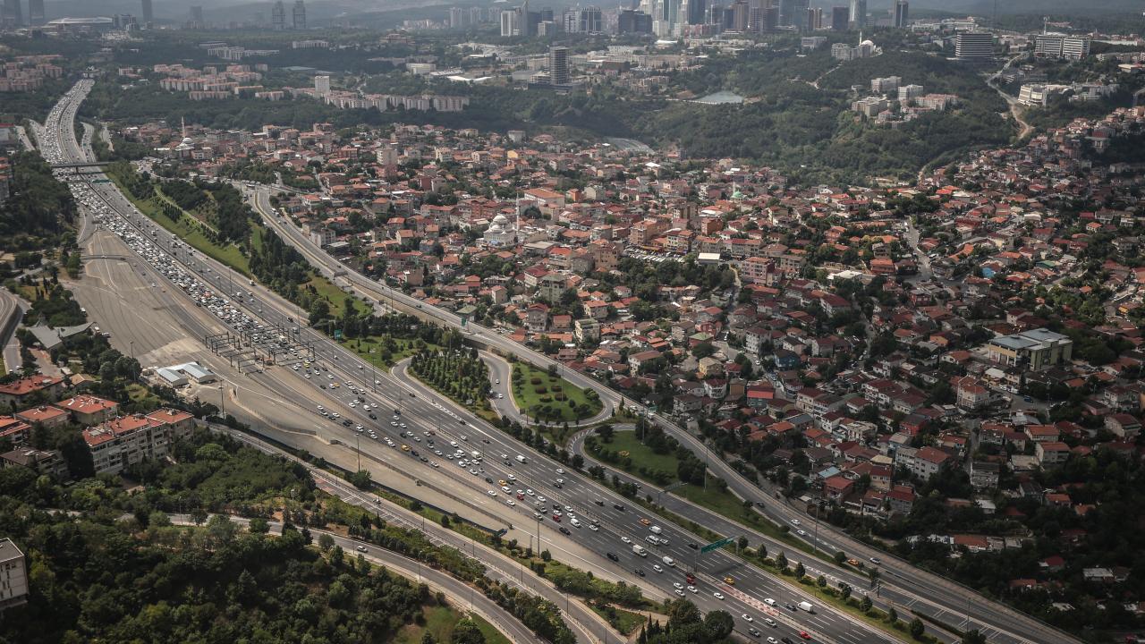 Kadıköy`de drone destekli trafik denetimi