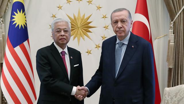 Cumhurbaşkanı Erdoğan: Malezya ile birlikte aşı geliştirme çalışmaları planlıyoruz