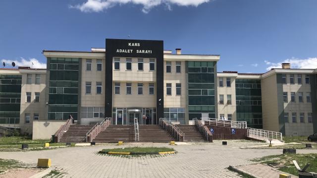 Karsta kendisini rahatsız eden kişiyi öldürdüğü öne sürülen genç kız tahliye edildi