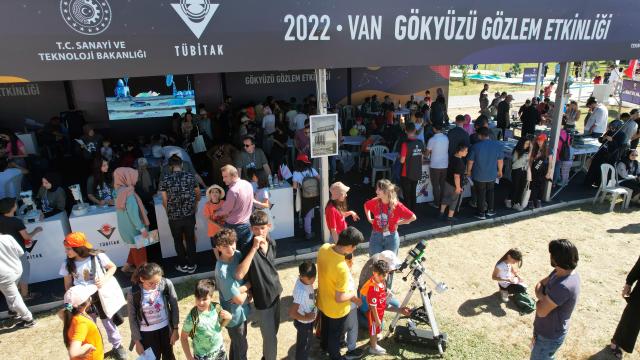Vanda düzenlenen "Gökyüzü Gözlem Etkinliği" 10 bin gökyüzü meraklısını buluşturdu