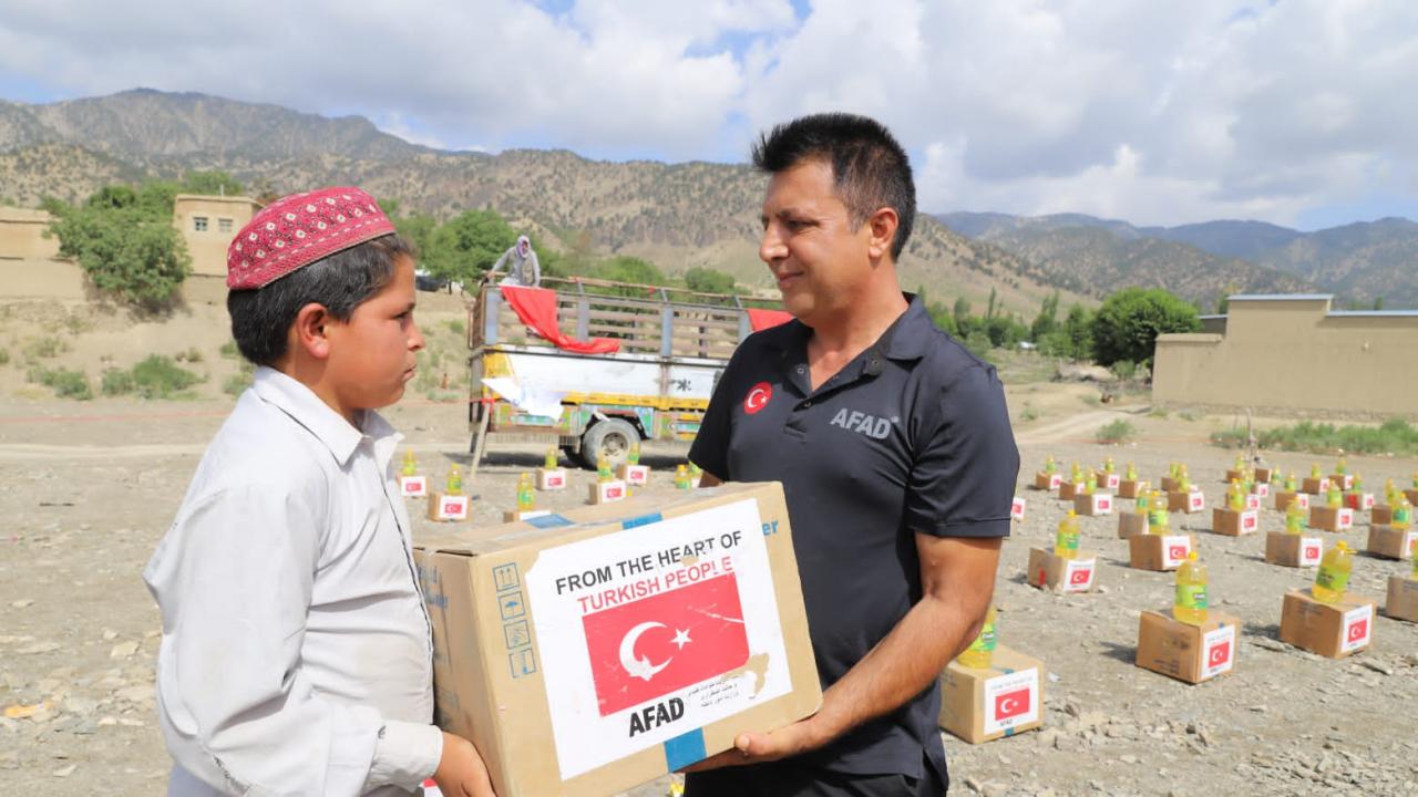 Pakistan sınırında sıfır noktada bulunan bölge yolunu geçmenin zorluğuna da değinen Erdoğan, şunları söyledi: