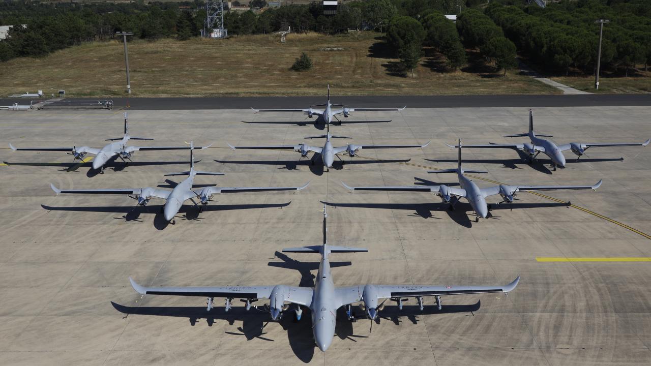 Bayraktar'dan bayram karesi: 7 AKINCI bir arada