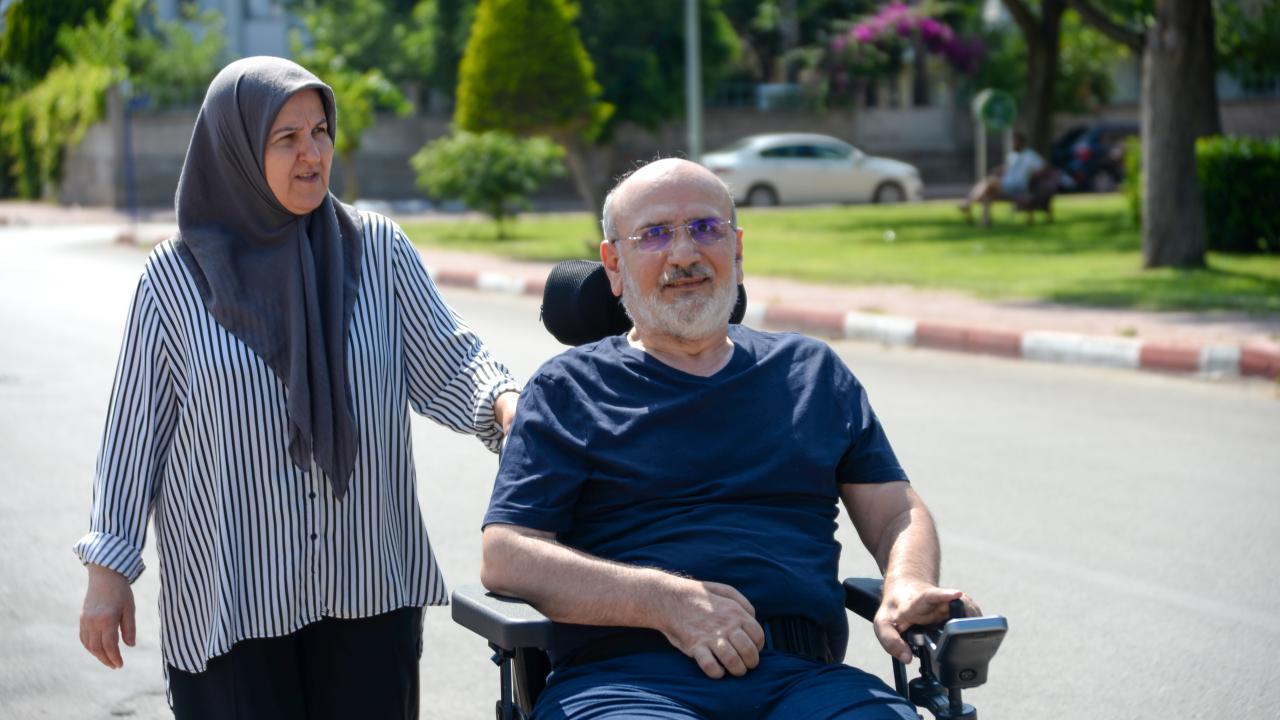 ALS hastası profesör yüksek moralle tutunuyor